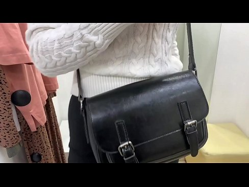 ❤️ Masturbazione pubblica della giovane cagna FeralBerry con un dildo nel camerino ️❌ Sluts al it.pornsos-com.ru ️❤